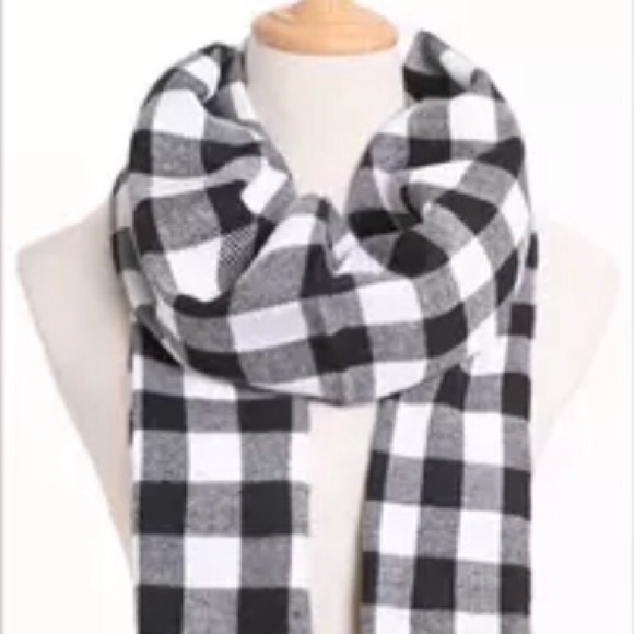 Accessories - Black and White Scarf 75 inches
